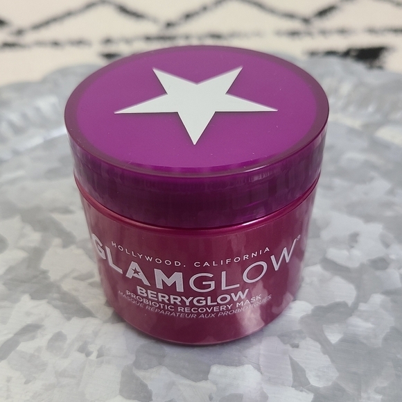 ⭐️40% Off⭐️ Glam Glow BERRYGLOW Probiotic Recovery Mask - Picture 1 of 6